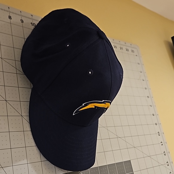 Chargers fitted 7 5/8 onfield cap Vintage if worn maybe once - Picture 3 of 7